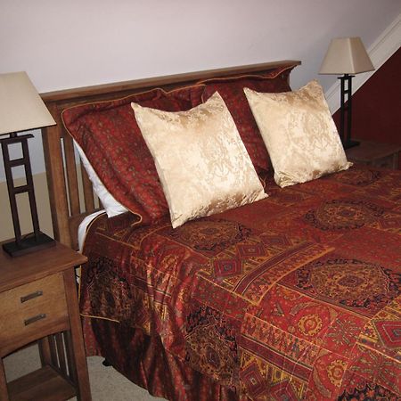 Genelle House B&B Guest House Екстериор снимка