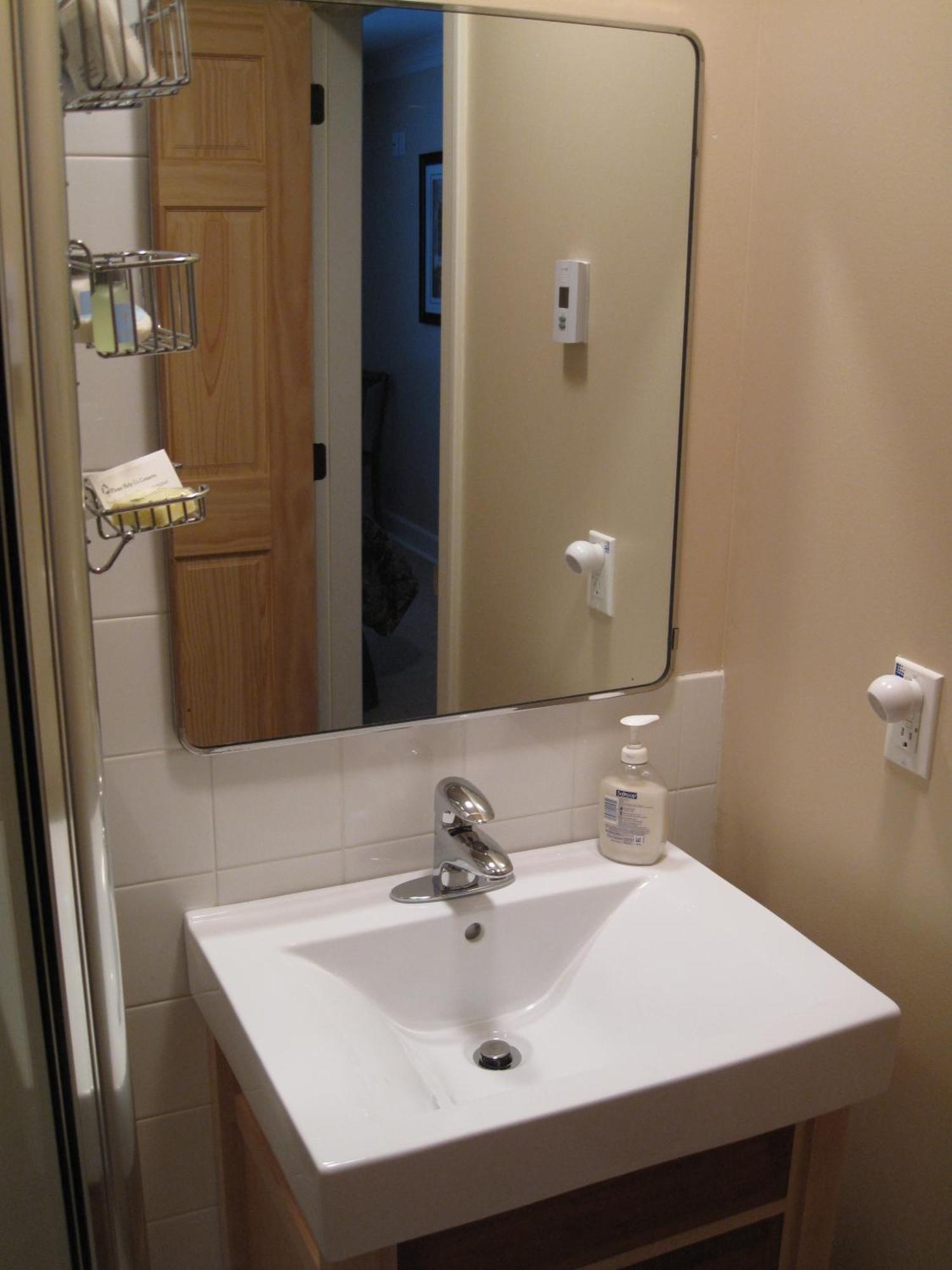 Genelle House B&B Guest House Екстериор снимка