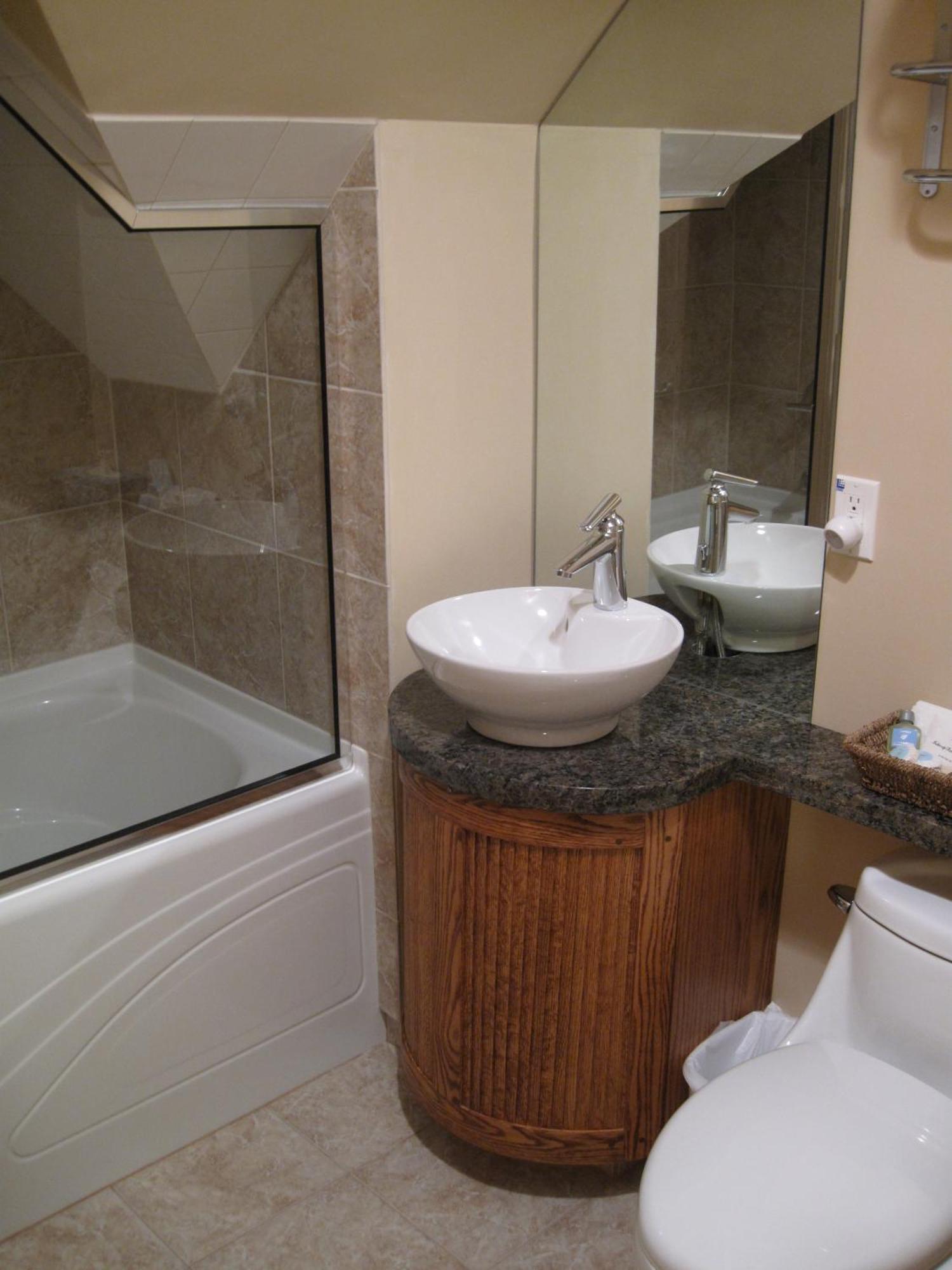Genelle House B&B Guest House Екстериор снимка