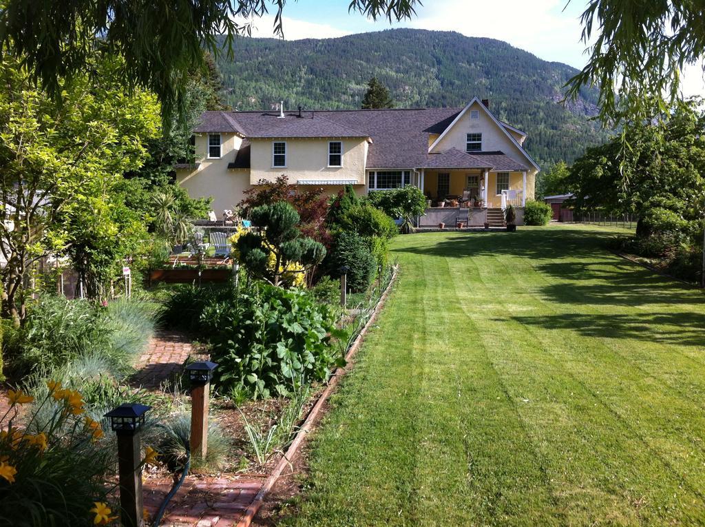 Genelle House B&B Guest House Екстериор снимка