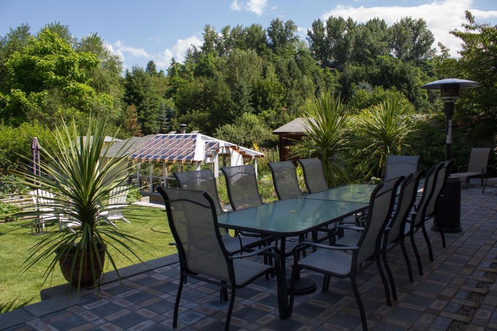 Genelle House B&B Guest House Екстериор снимка