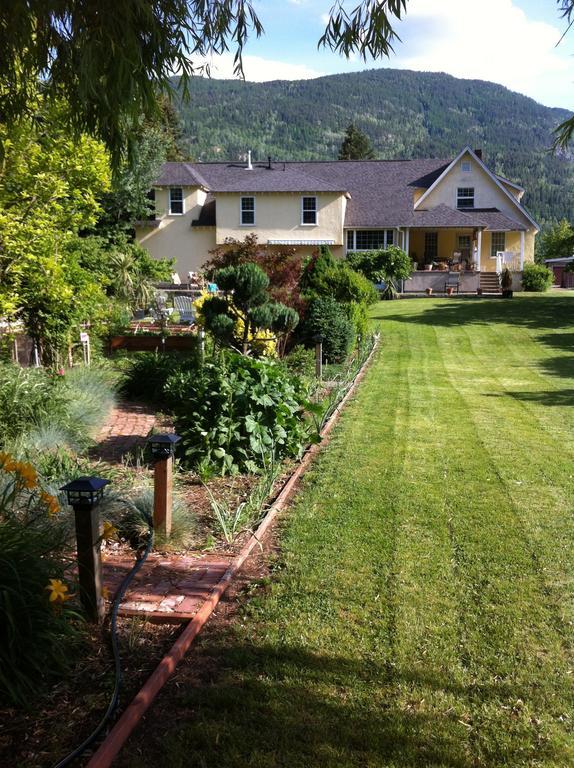 Genelle House B&B Guest House Екстериор снимка