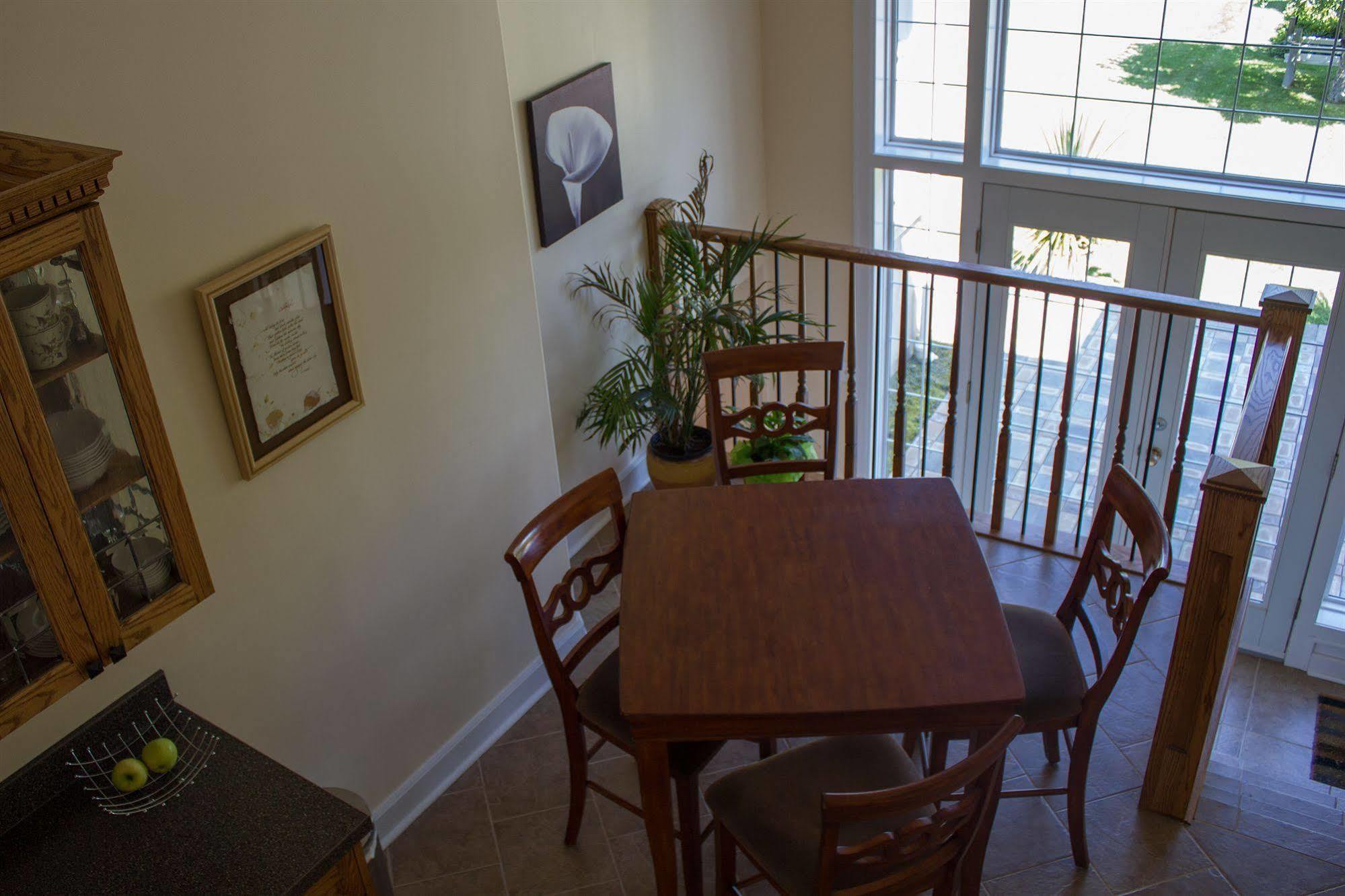 Genelle House B&B Guest House Екстериор снимка